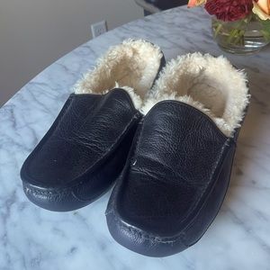 Size 9 Men's Ugg Slippers Never worn